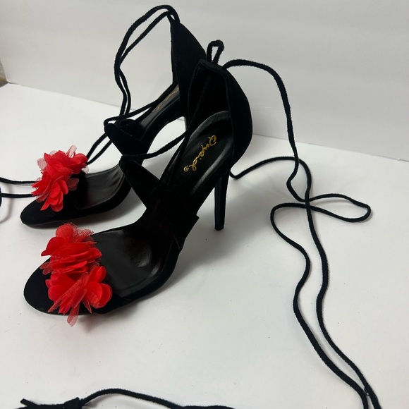 Qupid Black Suedette Lace Up Heels with Red Ruffle Floral Details Size 7 NEW - Picture 3 of 8
